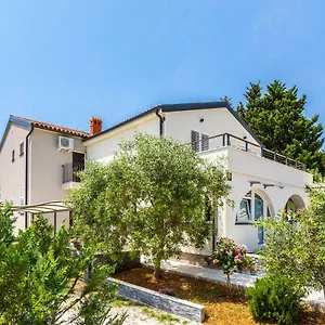 Tomislav Apartment